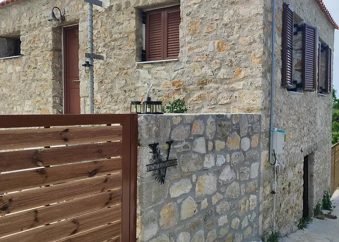 Vaki\'S Country House